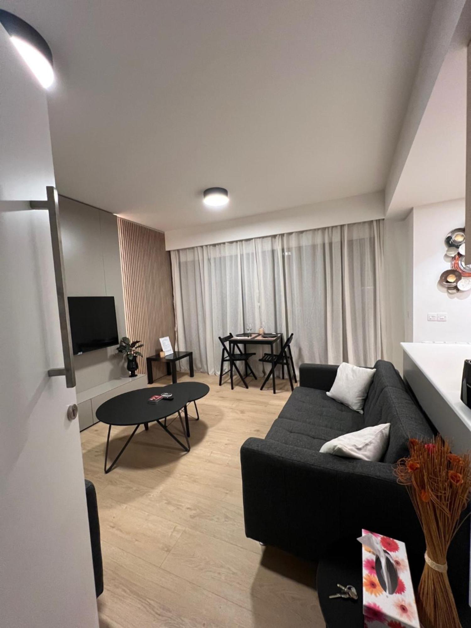 Daniela'S Modern Apartment Strovolos Exterior foto